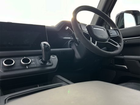 Land Rover Defender V8 40