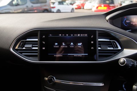 Peugeot 308 PURETECH S/S GT DIGITAL 28