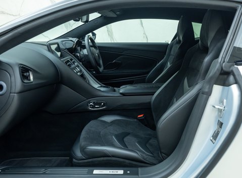Aston Martin DBS Superleggera 16
