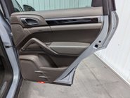 Porsche Cayenne 3.0 Cayenne D Platinum Edition V6 Tiptronic S A 4WD 5dr 64