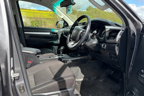 Toyota Hilux Invincible 4WD Auto 2.8 D-4D Double Cab Pickup - Pegasus Canopy 17