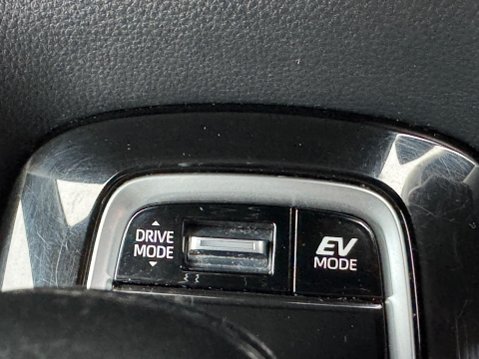 Toyota Corolla 1.8 VVT-h Icon Touring Sports CVT Euro 6 (s/s) 5dr 25