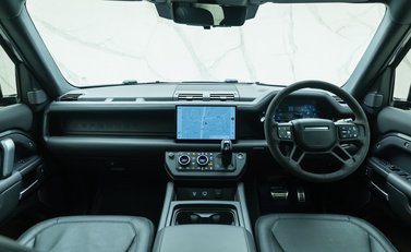 Land Rover Defender 110 V8 Carpathian Edition 17