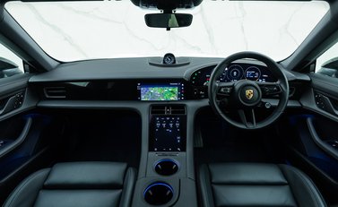 Porsche Taycan 4S 17