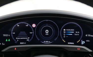 Porsche Taycan TURBO 93KWH 13