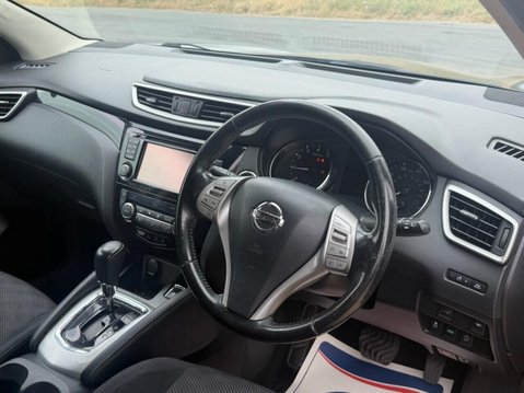Nissan Qashqai 1.2 DIG-T N-Connecta SUV 5dr Petrol XTRON Euro 6 (s/s) (115 ps) FSH & 2X OR 10