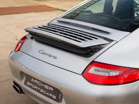 Porsche 911 CARRERA 2 21