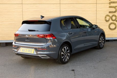 Volkswagen Golf ACTIVE TSI