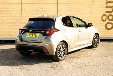 Toyota Yaris DESIGN FHEV