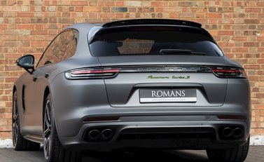 Porsche Panamera Turbo S E-Hybrid Sport Turismo 3