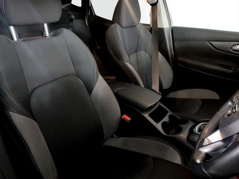 Nissan Qashqai 1.5 dCi N-Connecta SUV 5dr Diesel DCT Auto Euro 6 (s/s) (115 ps) Air Con - 11