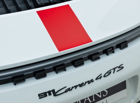 Porsche 911 Carrera 4 GTS (992) 40
