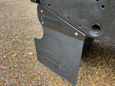 Land Rover Defender 2.4 TDCi Pickup 2dr Diesel Manual 4WD SWB Euro 4 (122 bhp) 25