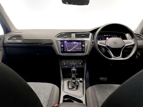 Volkswagen Tiguan 1.5 TSI Elegance SUV 5dr Petrol DSG Euro 6 (s/s) (150 ps) Air Con - Alloys 19