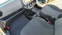 Toyota Yaris 1.33 Dual VVT-i Design Hatchback 5dr Petrol Multidrive S Euro 6 (99 ps) 32