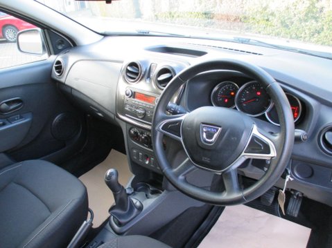 Dacia Sandero 0.9 TCe Essential Euro 6 (s/s) 5dr 17
