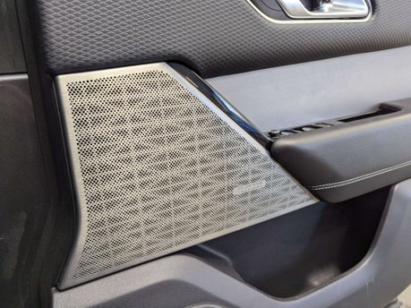 Land Rover Range Rover Velar 2.0 Range Rover Velar R-Dynamic SE D180 Auto 4WD 5dr 82