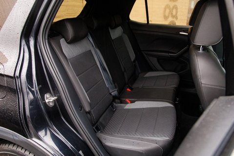 Volkswagen T-Cross R-LINE TSI DSG 34