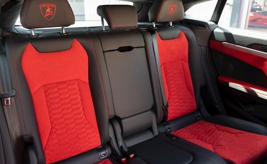 Lamborghini Urus 14