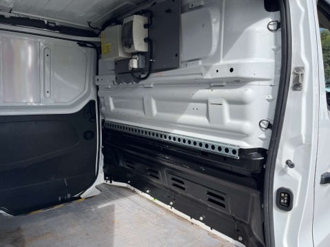Vauxhall Vivaro 1.6 Vivaro 2900 CDTI 28