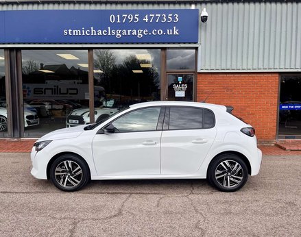 Peugeot 208 1.2 208 Allure Premium+ PureTech SS 5dr 11