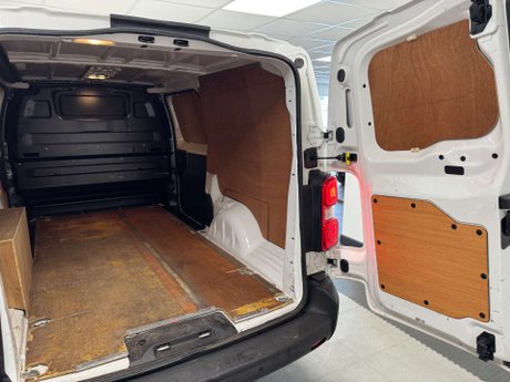 Vauxhall Vivaro 2.0 Vivaro 3100 Dynamic S/S 27