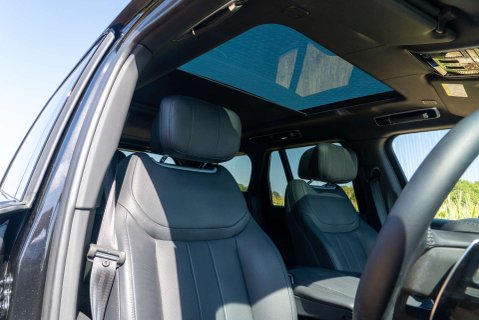 Land Rover Range Rover P460e Autobiography 11