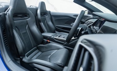 Audi R8 V10 PERFORMANCE CARBON BLACK SPYDER 17