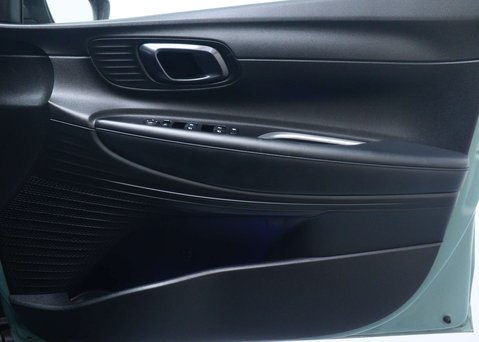 Hyundai BAYON 1.0 T-GDi MHEV Premium SUV 5dr Petrol Hybrid DCT Euro 6 (s/s) (120 ps) 44