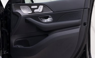 Mercedes-Benz GLS 63 Night Edition Executive 24