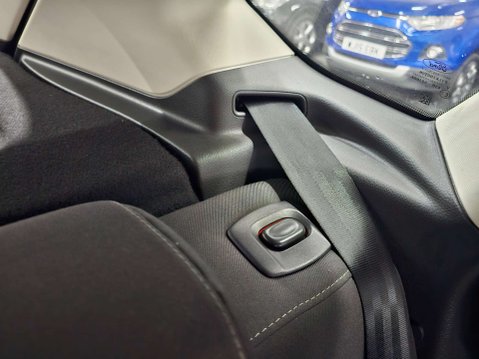 Ford Focus 1.0 Titanium 5dr 41