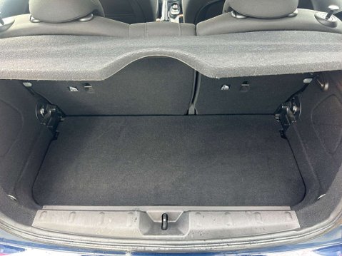Mini Hatch 1.5 Cooper Seven 3dr 16