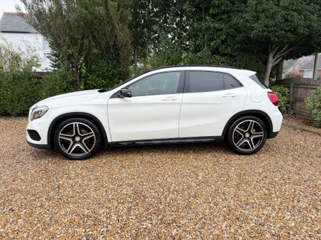Mercedes-Benz GLA 2.1 GLA220d AMG Line (Premium Plus) SUV 5dr Diesel 7G-DCT 4MATIC Euro 6 (s/ 4