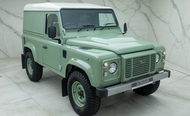 Land Rover Defender 90 HERITAGE HARD TOP 8