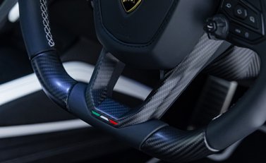 Lamborghini Revuelto 27