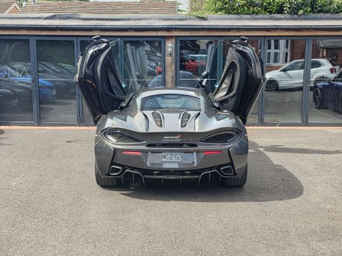 McLaren 570S 3.8 570s Coupe Semi-Auto 2dr 35