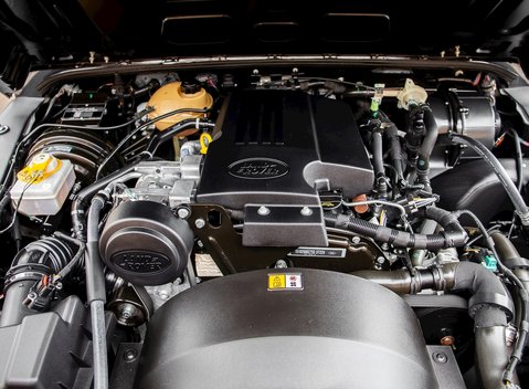 Land Rover Defender 90 Autobiography Edition 27