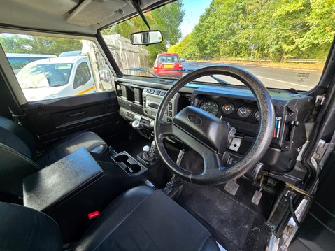 Land Rover Defender 110 TD5 XS STATION WAGON 6