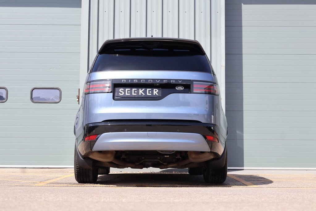 Land Rover Discovery R-DYNAMIC SE MHEV WITH GENUINE REAR SEAT CONVERSION STYLED BY SEEKER  9