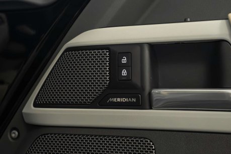 Land Rover Defender 3.0 Defender X-Dynamic HSE D MHEV Auto 4WD 3dr 33