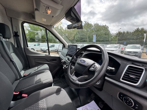 Ford Transit LWB L3H2 Med Roof Limited 350 Air Con Alloys Camera Nav Sensors EURO 6 20