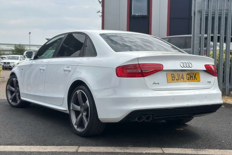 Audi A4 2.0 TDI Black Edition Saloon 4dr Diesel Manual Euro 5 (s/s) (177 ps) 6