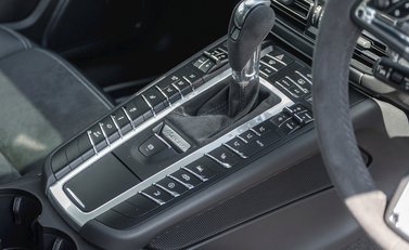 Porsche Macan GTS 23