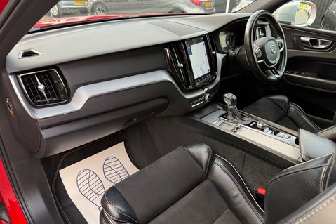 Volvo XC60 T5 R-DESIGN AWD - RARE COLOUR - VOLVO SERVICE HISTORY 17