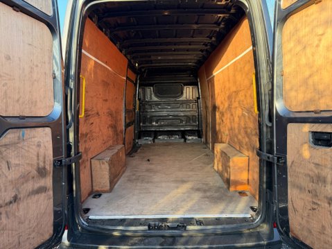 Volkswagen Crafter 2.0 TDI CR35 Trendline FWD LWB High Roof Euro 6 (s/s) 5dr 17