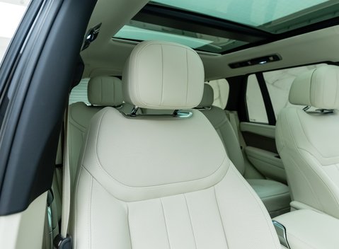 Land Rover Range Rover P510e First Edition 12