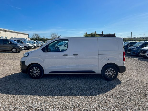 Peugeot Expert MWB L2H1 Low Roof Premium Air Con Sensors EURO 6 NO VAT 1