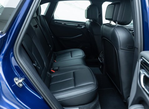 Porsche Macan GTS 17