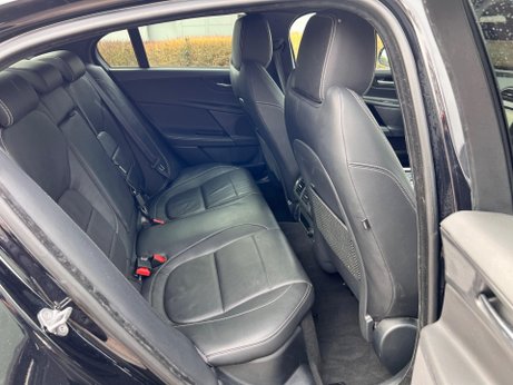 Jaguar XE 2.0i GPF R-Sport Auto Euro 6 (s/s) 4dr 29