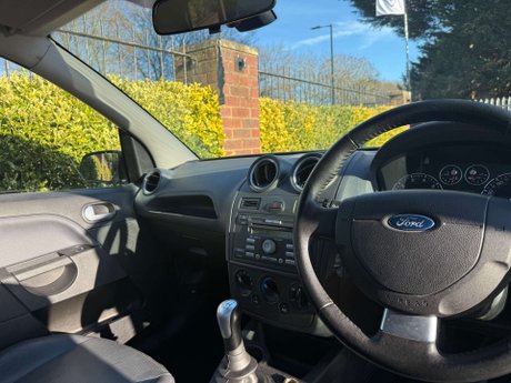 Ford Fiesta 1.4 Fiesta Ghia 5dr 20
